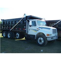 2002 IH 4900 TRI-AXLE DUMP