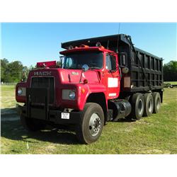 1981 MACK TRI-AXLE DUMP