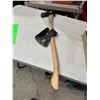 Image 1 : Axe