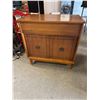 Image 1 : Vintage cabinet