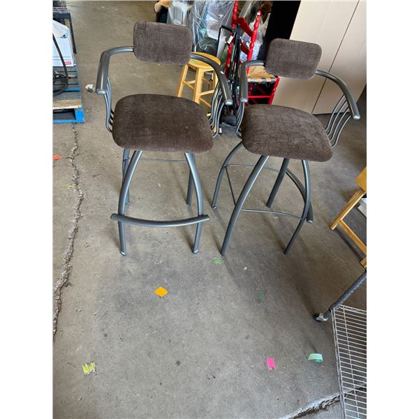 Swivel stools