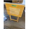 Image 1 : TV table