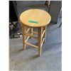 Image 1 : Stool