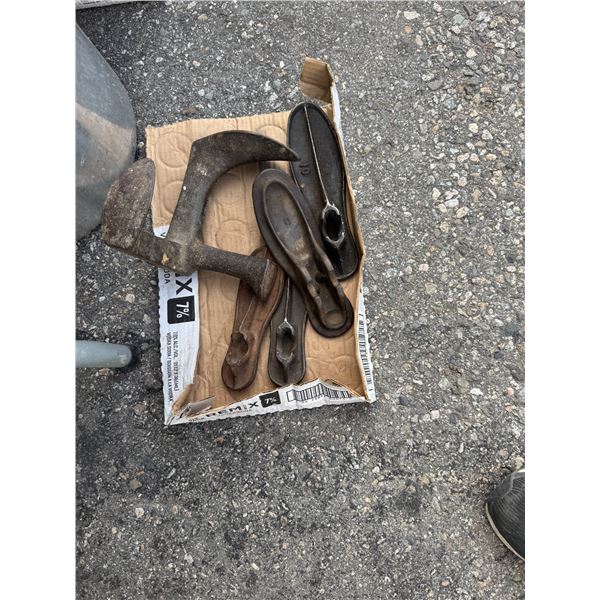 Shoe molds
