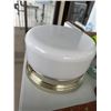 Image 1 : Light fixture