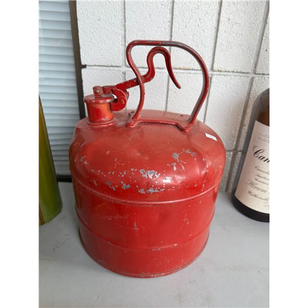 Fuel container