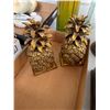 Image 1 : Pineapple decor