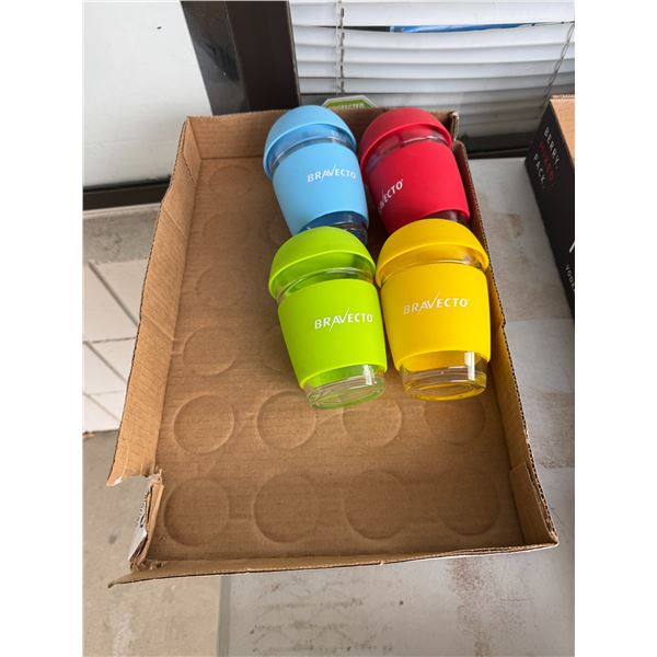 Glasses with lids