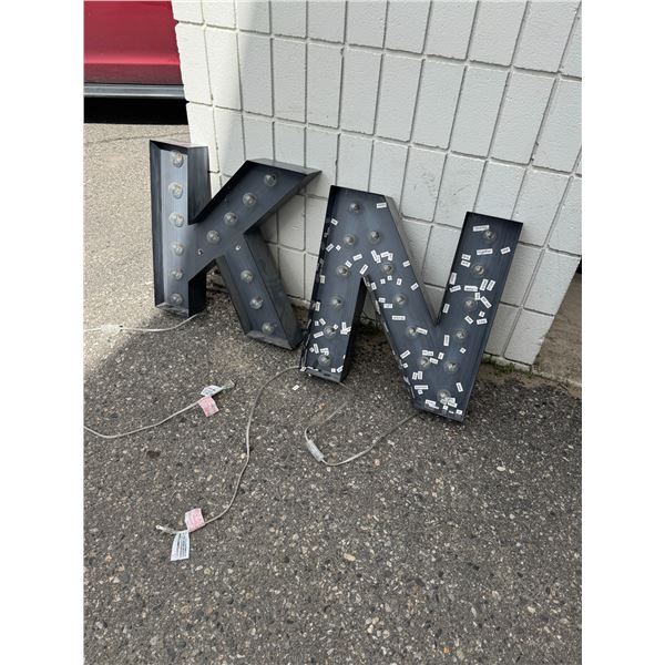 K N decor