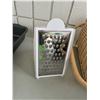 Image 1 : Tupperware grater