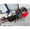 Image 1 : Kitchen lot