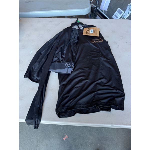 NWT Youth, large sport clothing