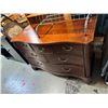 Image 2 : Dresser