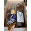 Image 1 : Razors, flask, lamp, etc.