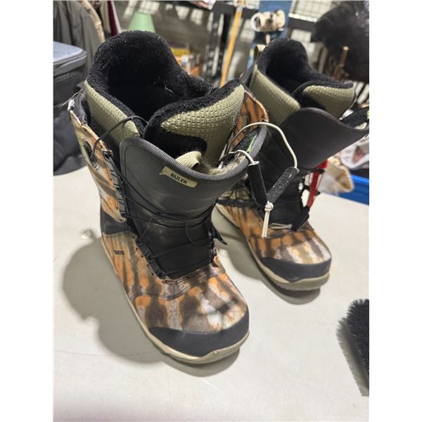 Snowboard boots size 10