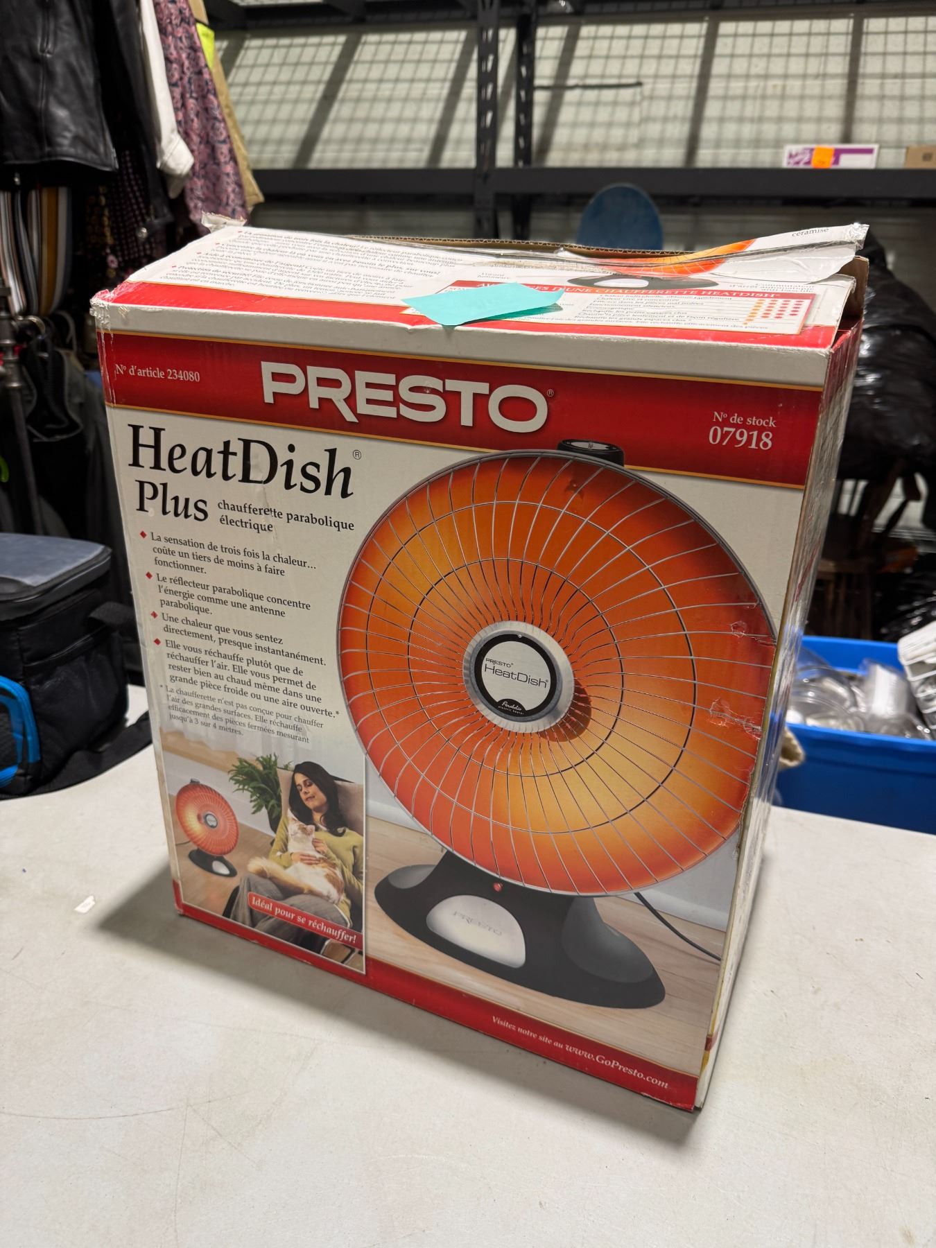 Presto heat dish looks new