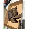 Image 1 : Carved turtle
