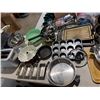 Image 1 : Large lot of kitchen items