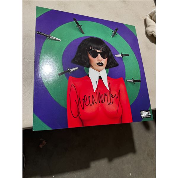 QVEEN – HERBY hello queen/double feature/mad QVEN record
