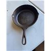 Image 1 : Large cast-iron frying pan