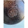 Image 2 : Large cast-iron frying pan