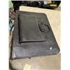 Image 1 : Artist portfolio  cases