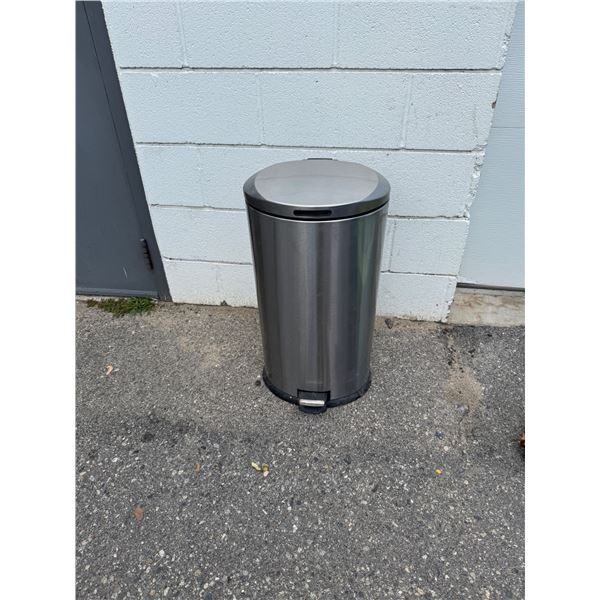 Stainless garbage can