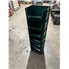 Image 1 : Storage containers
