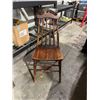 Image 1 : Antique chair