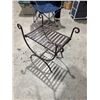Image 1 : Stand or bench