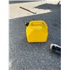 Image 1 : Fuel container
