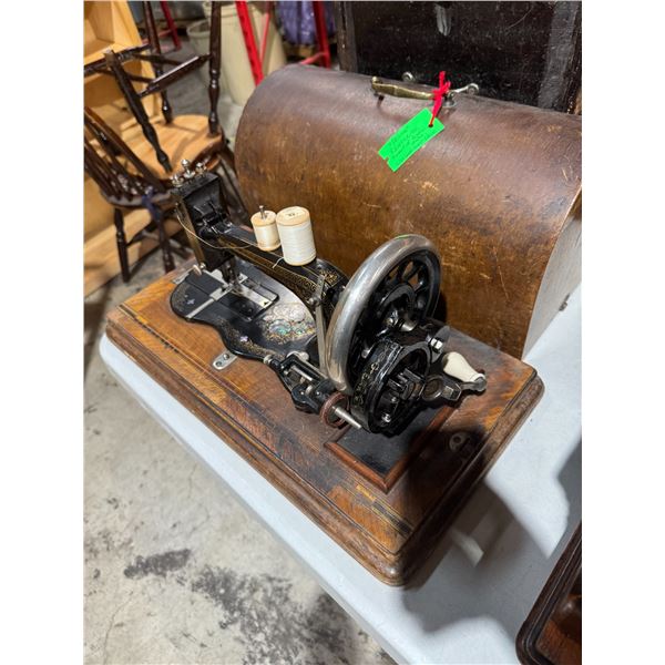 VTG portable, crank sewing machine in case Regina by Robbins and CO  UK mother-of-pearl inserts