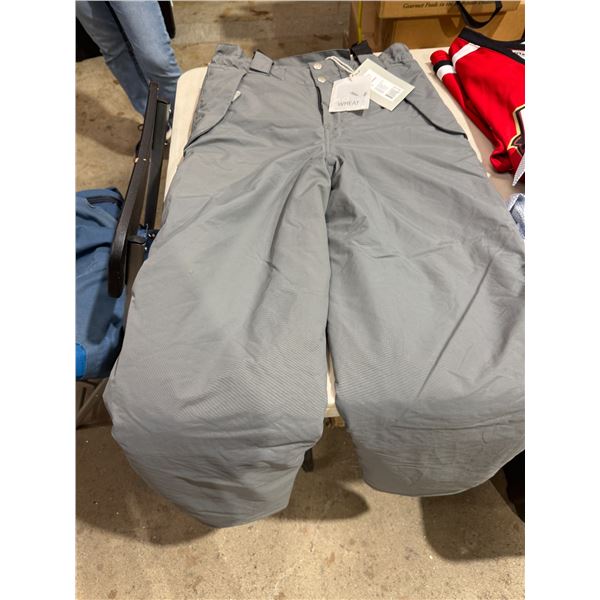 NWT snow pants size 14 Y