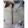 Image 1 : Post hole digger
