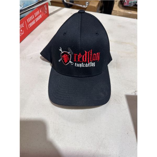 Red lion cap
