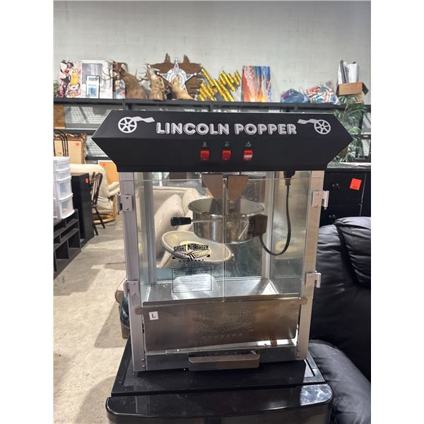 Popcorn maker