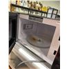 Image 2 : Black microwave