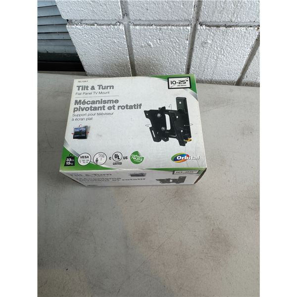 Tilton turn flat panel TV mount