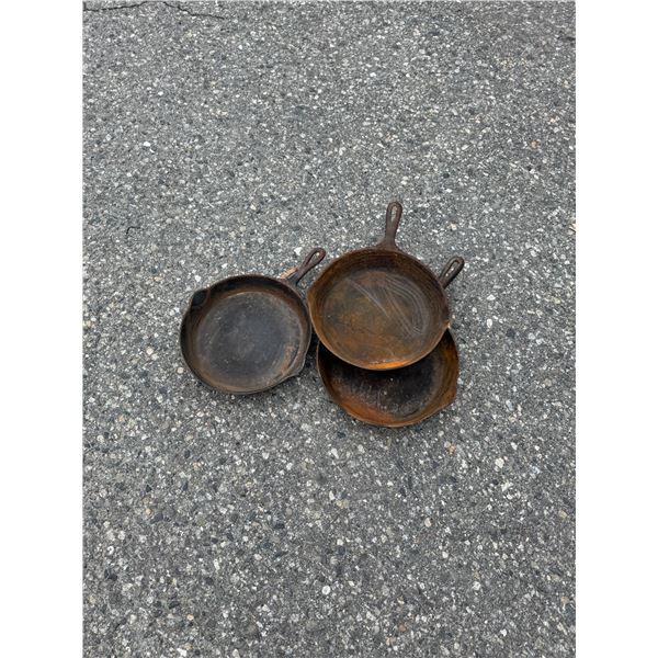 3 cast-iron, frying pans