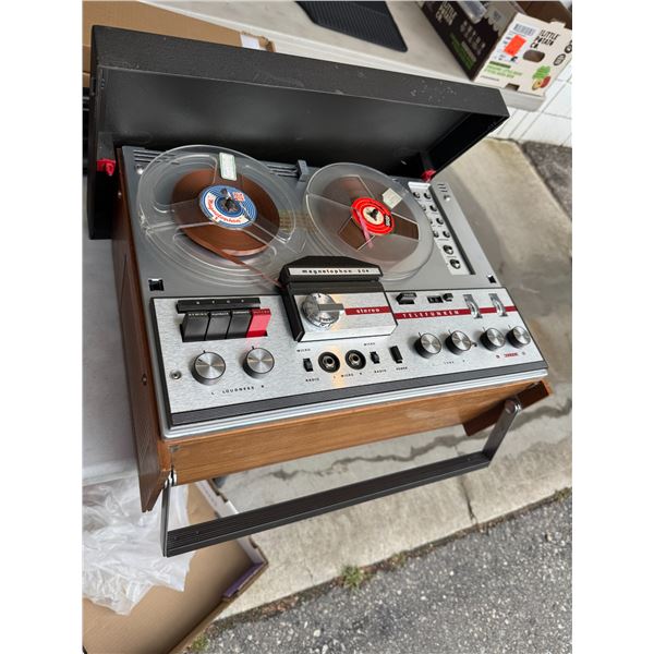 Magnetophone 204 reel to reel