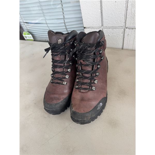 Size 11.5 Mens North Face Hiking Boots