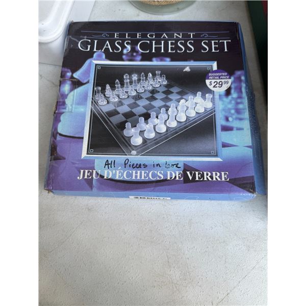 Glass chest set