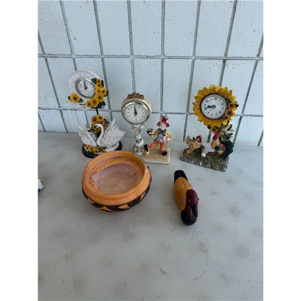 Clocks and decor