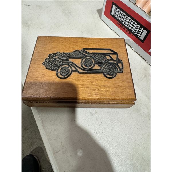 Vintage car motif cards and card case