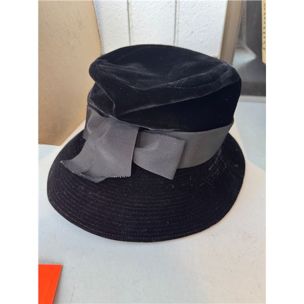 Hudson Bay Company hat