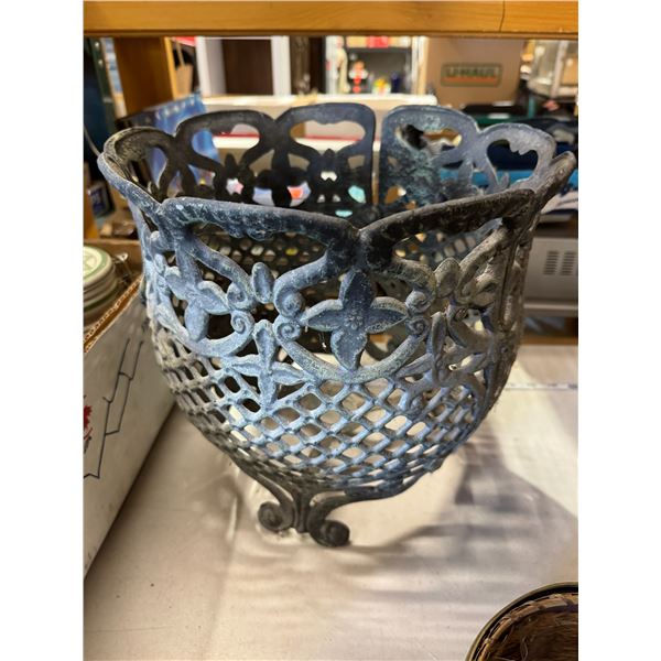 Planter holder