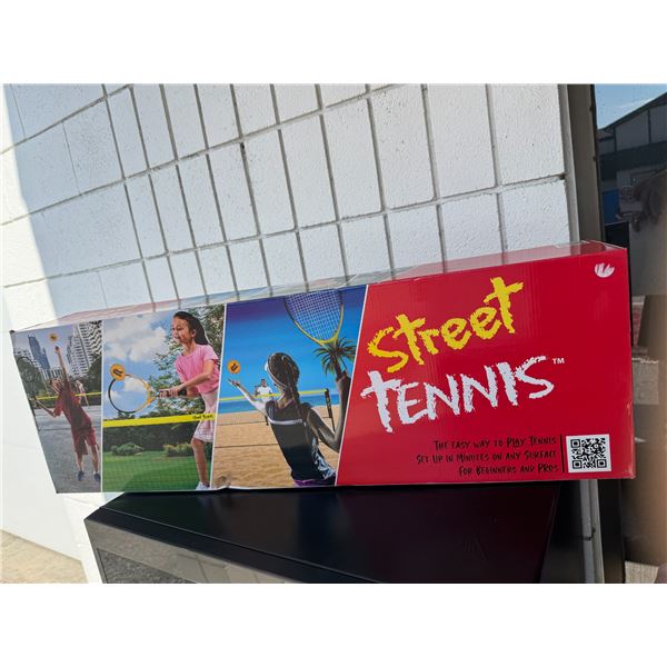 Street tennis game