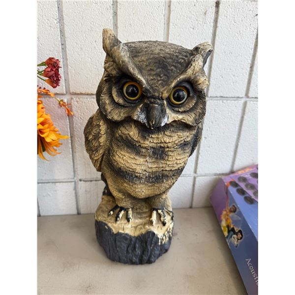 Owl decoy