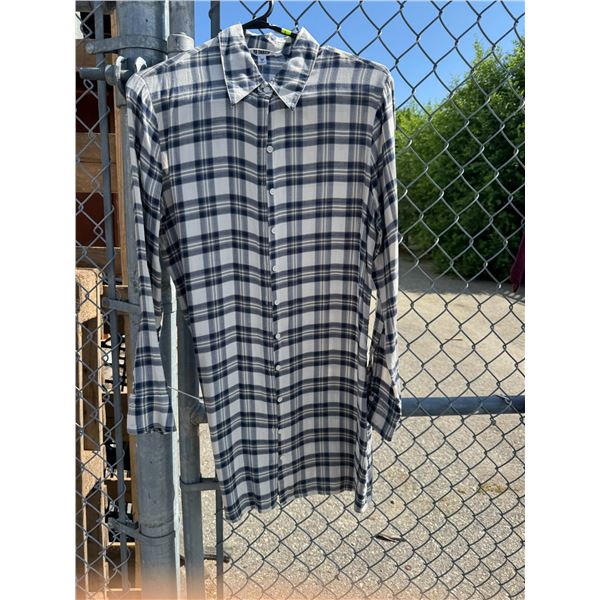 BB Dakota medium shirt