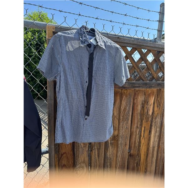 NWT, guess shirt